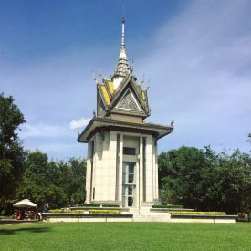 choeung-ek-killing-field-pagoda-phnom-penh
